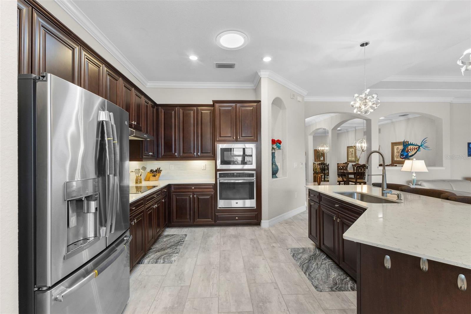 23547 WAVERLY CIRCLE