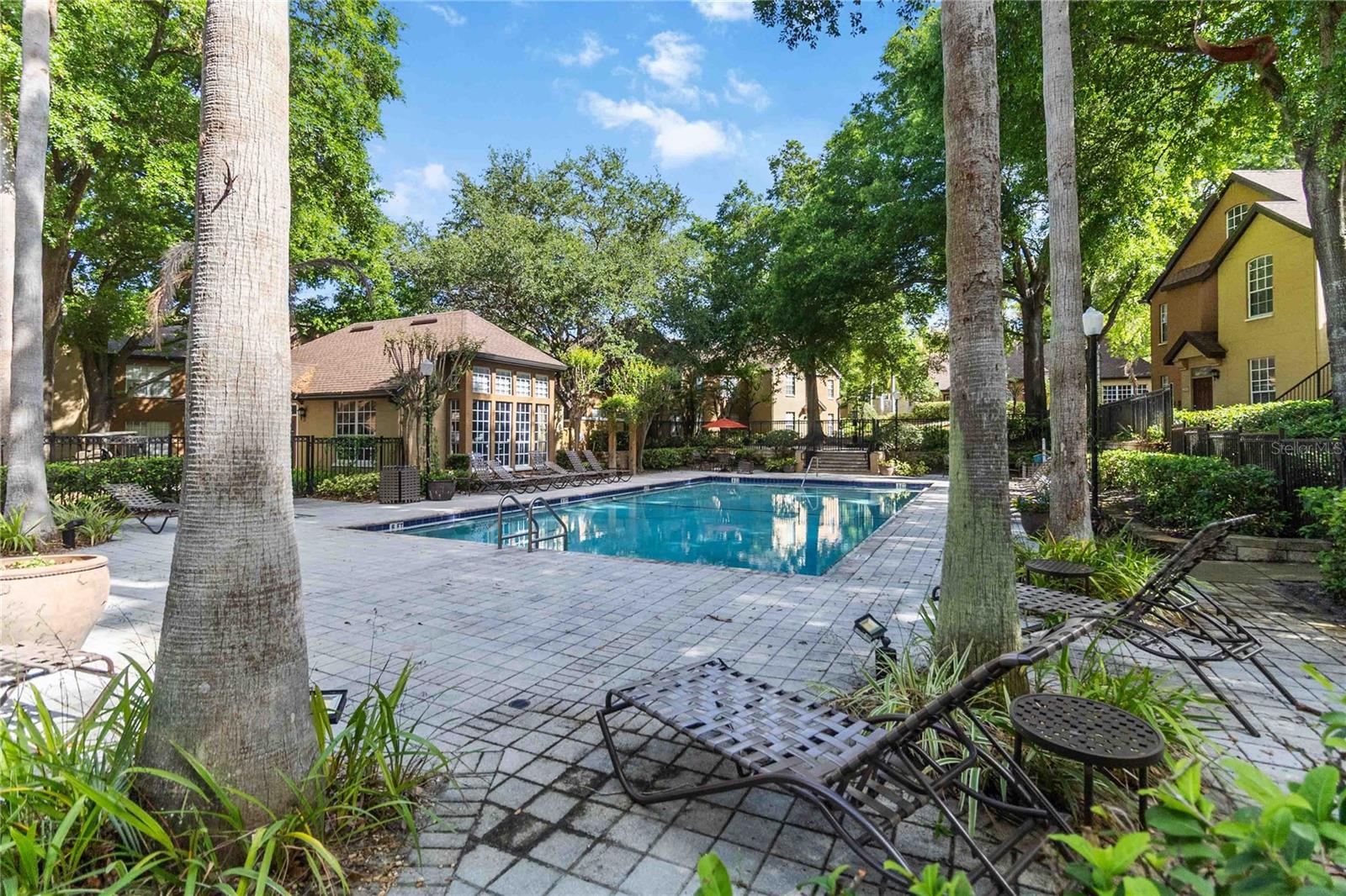 AZUR/METROWEST - Residential