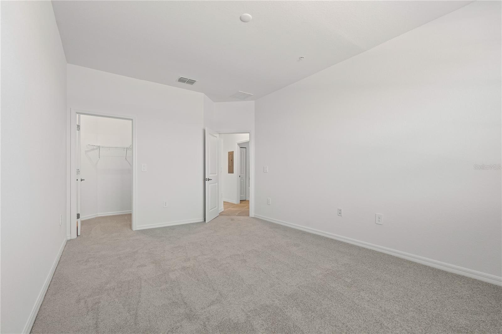 LEGENDS COVE - Residential