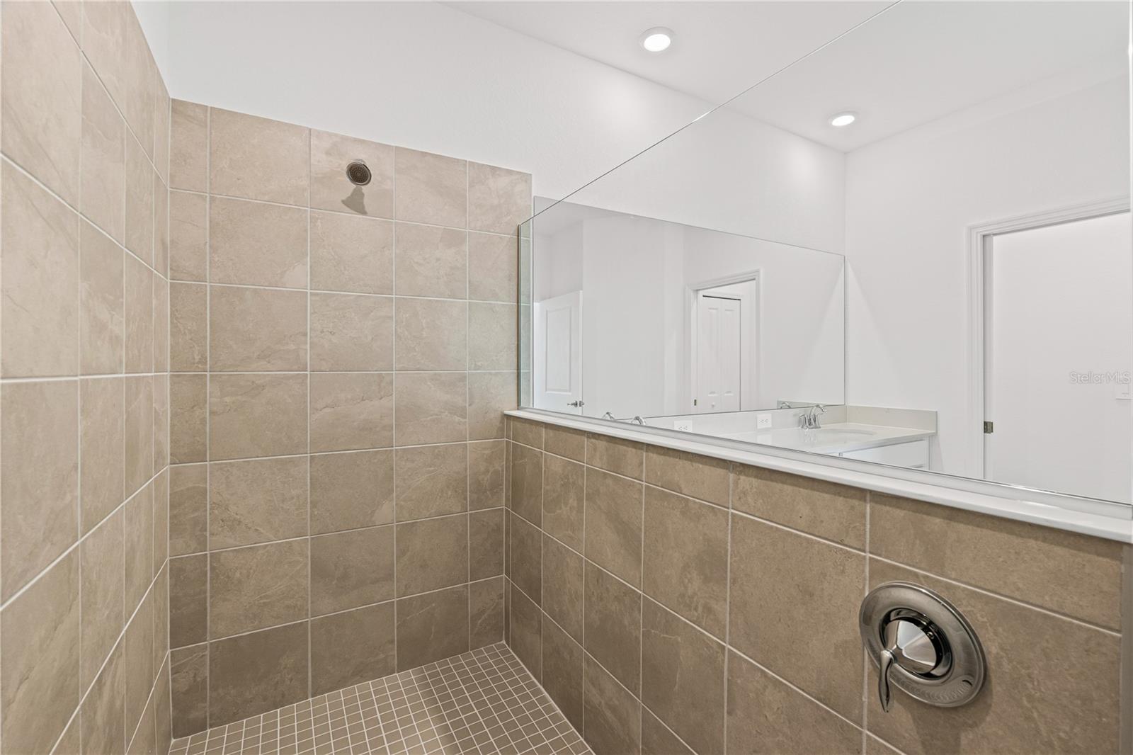 LEGENDS COVE - Residential