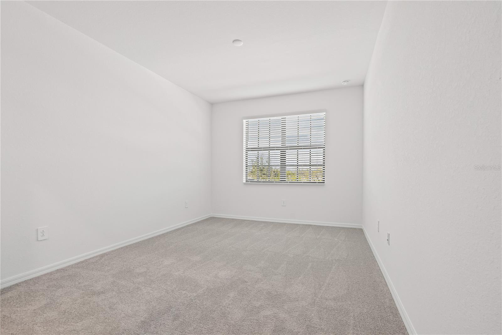 LEGENDS COVE - Residential