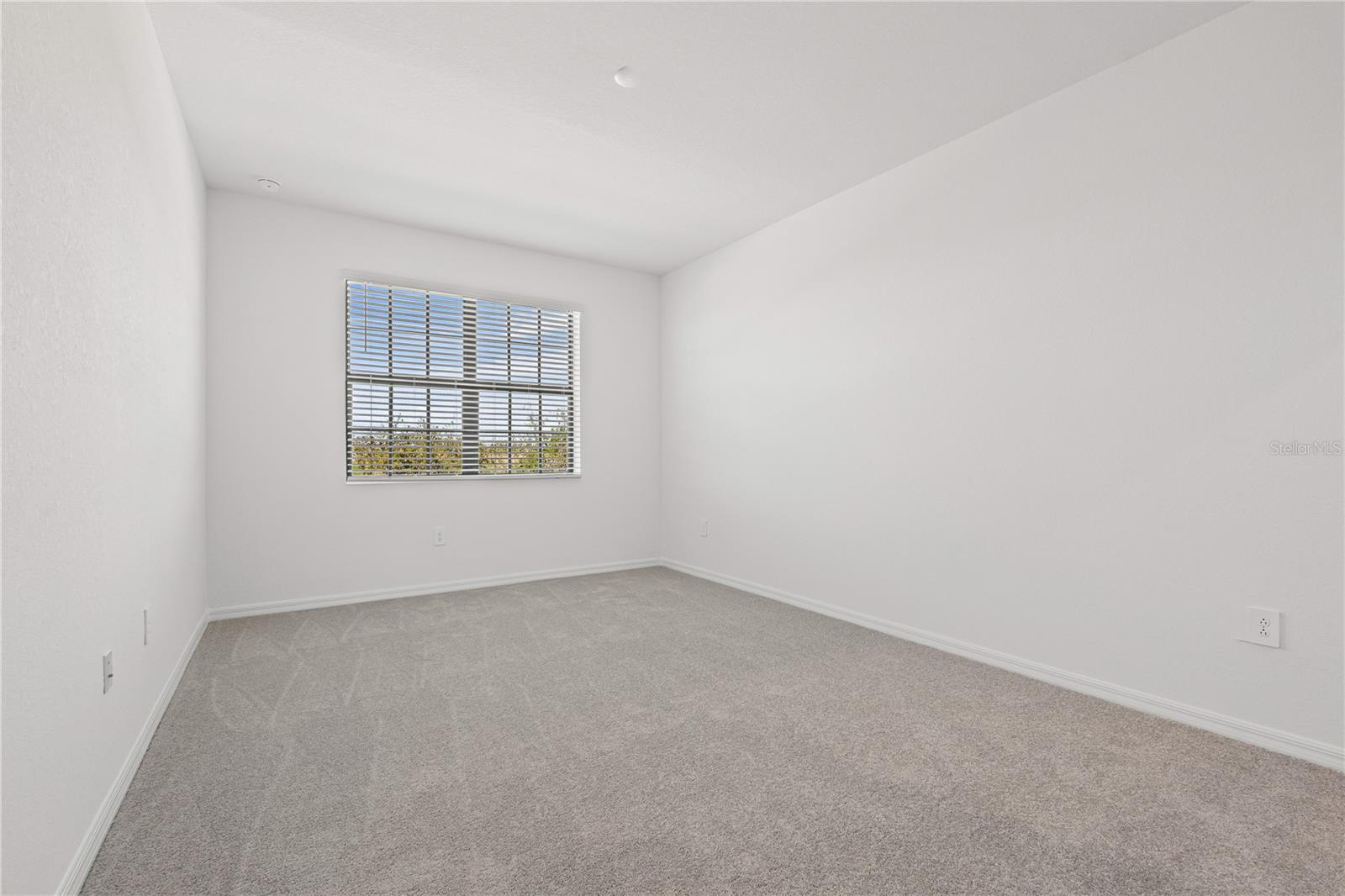 LEGENDS COVE - Residential