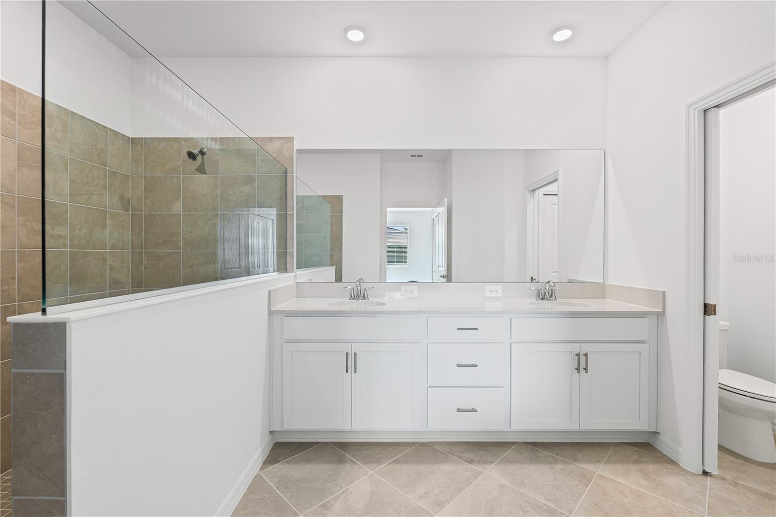 LEGENDS COVE - Residential