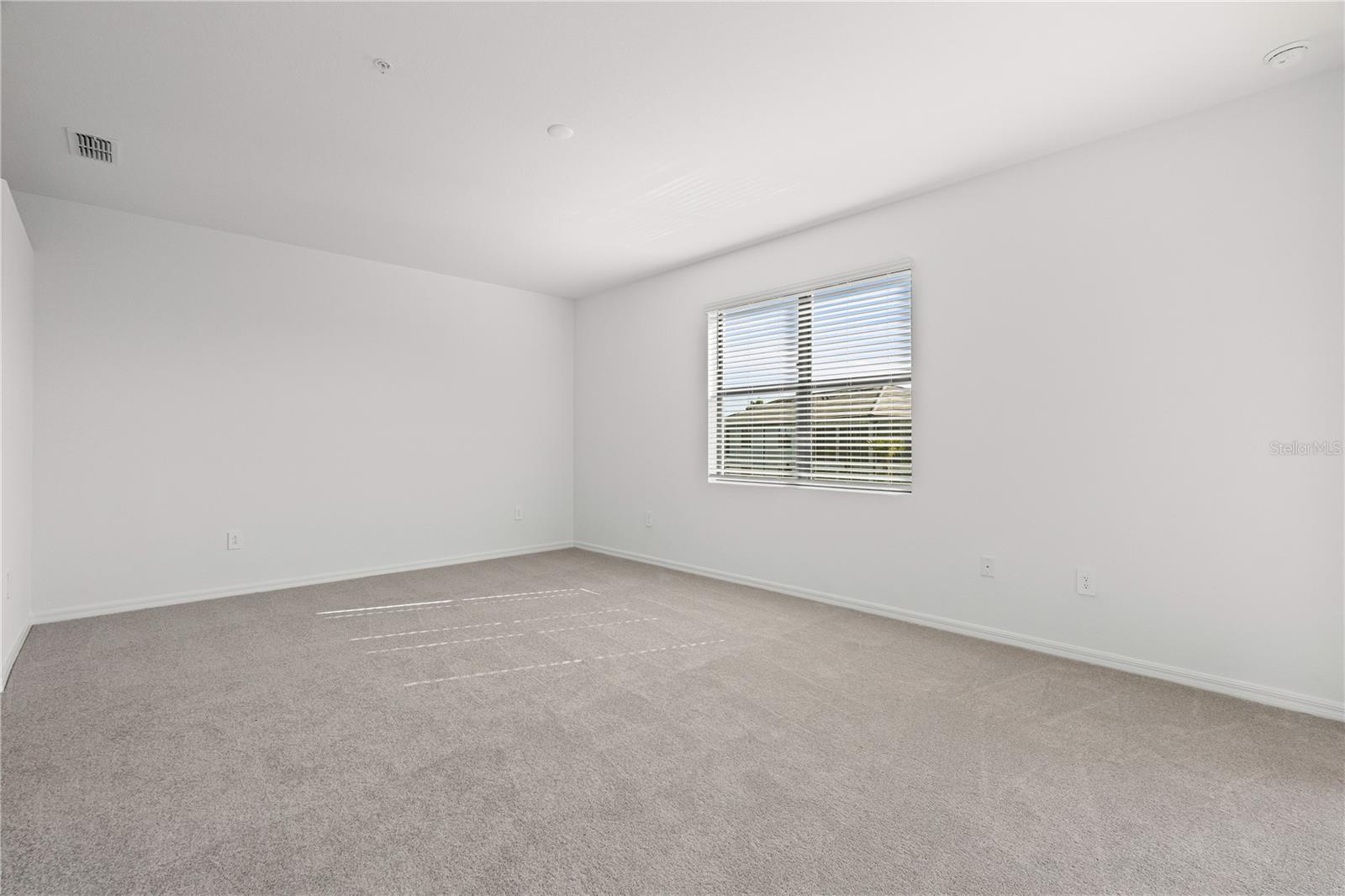 LEGENDS COVE - Residential