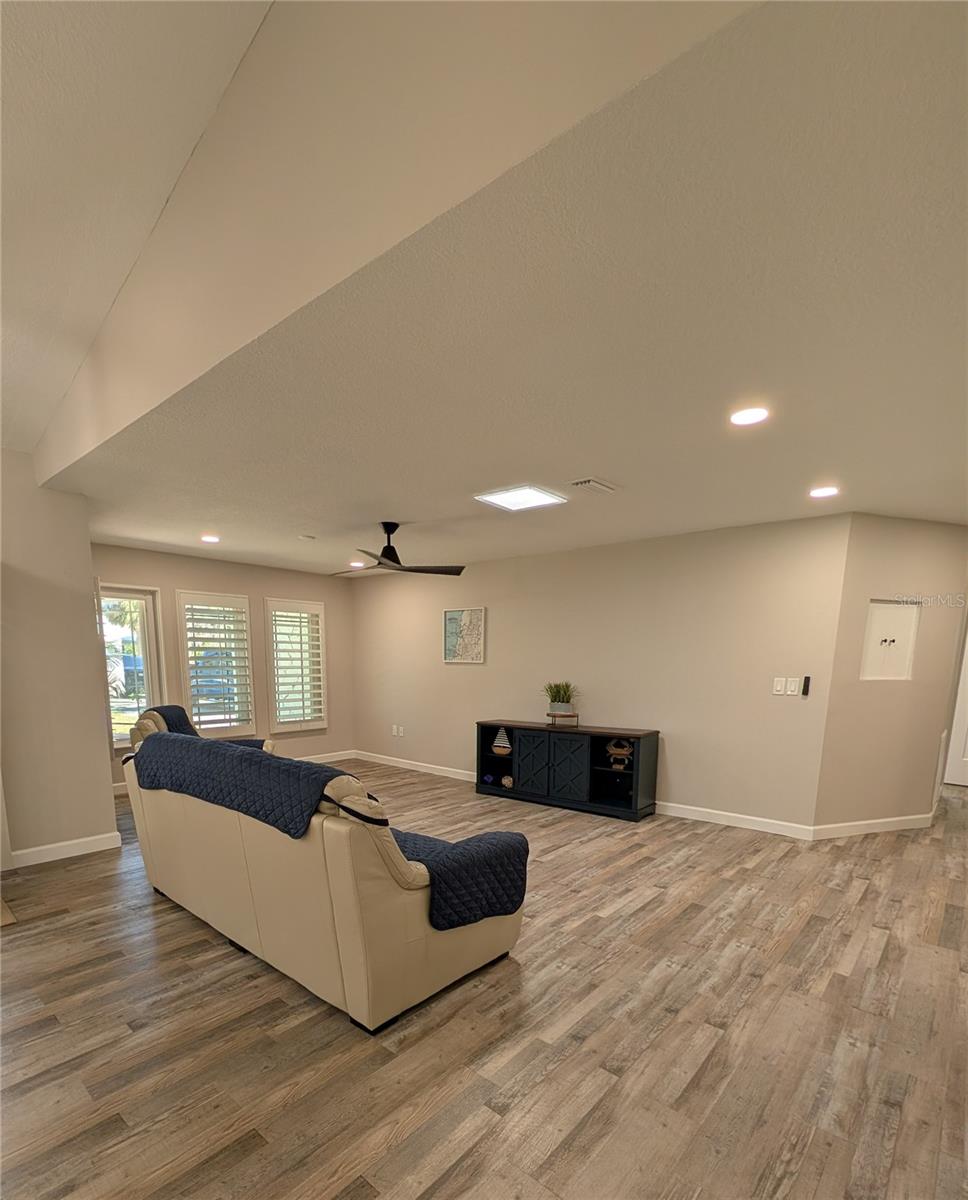 GULF HARBORS WOODLANDS - Residential Lease