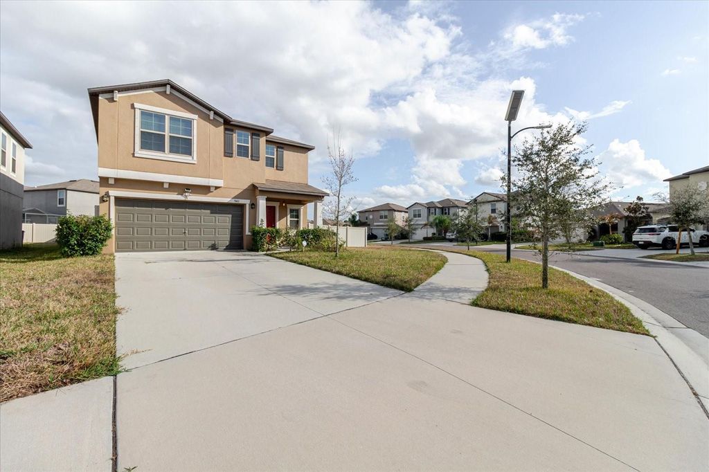 Photo of 9411 Lemon Drop Loop, Sun City Center, FL 33573 (MLS # TB8482162)