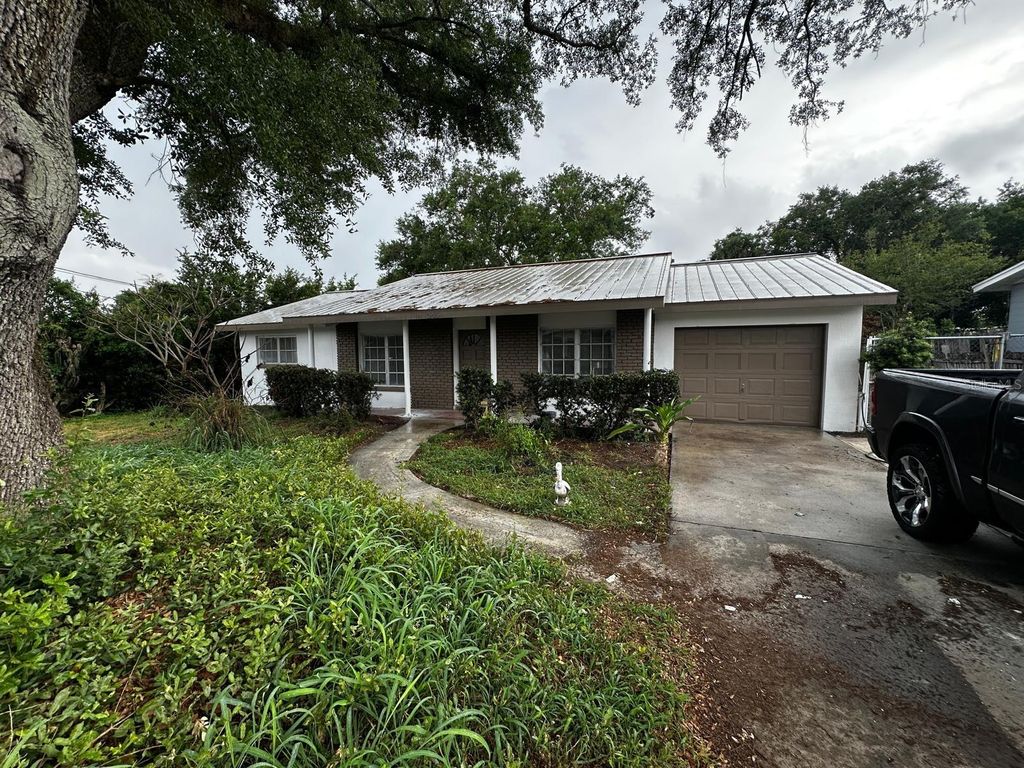 Photo of 245 16th Street NE, Winter Haven, FL 33881 (MLS # S5148499)