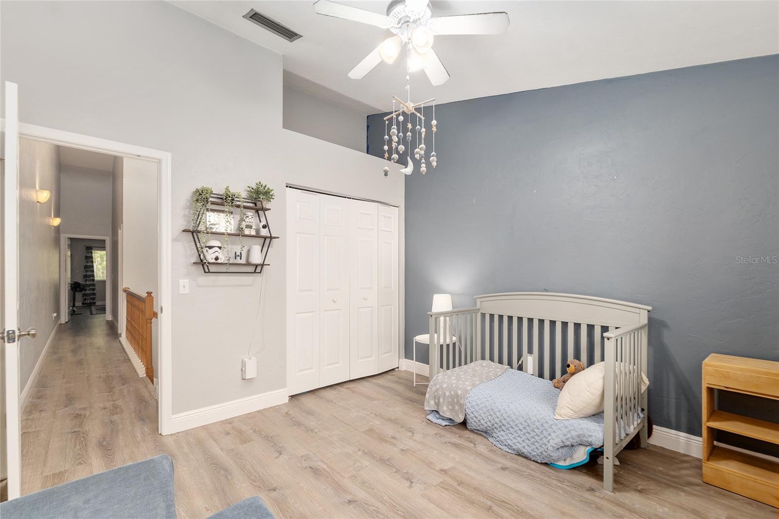 VINTAGE VIEW - Residential