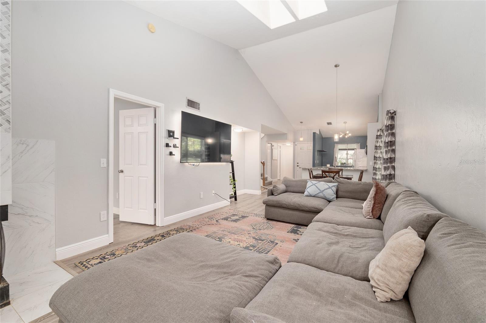 VINTAGE VIEW - Residential