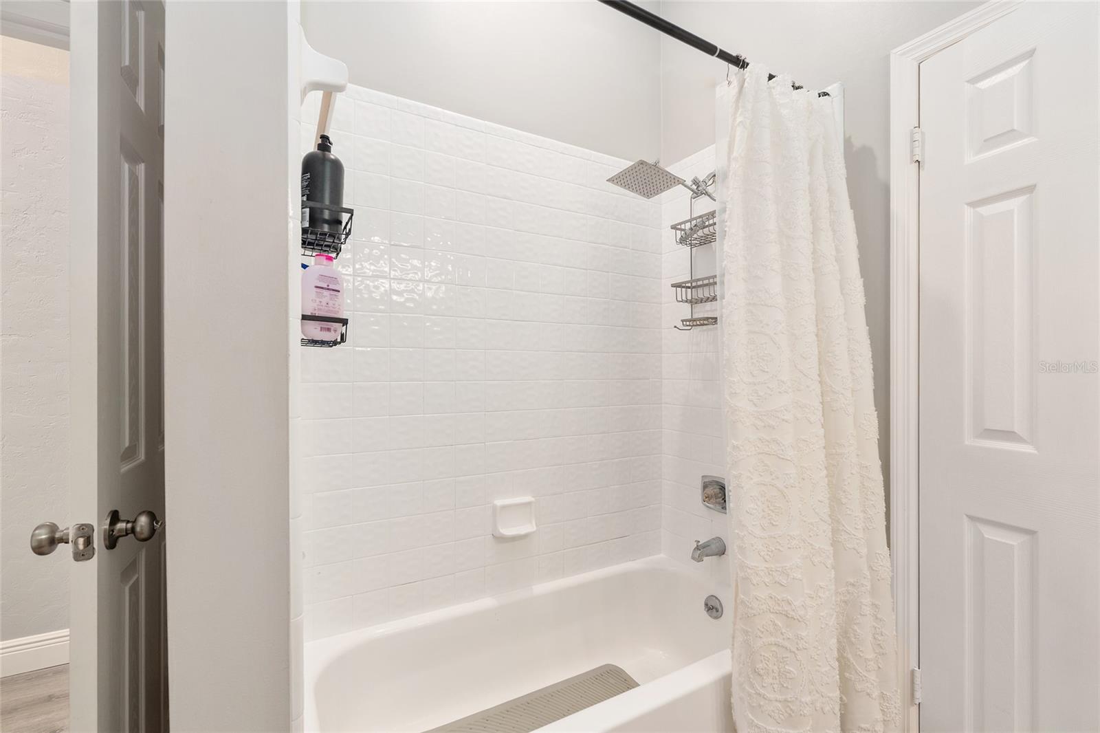 VINTAGE VIEW - Residential