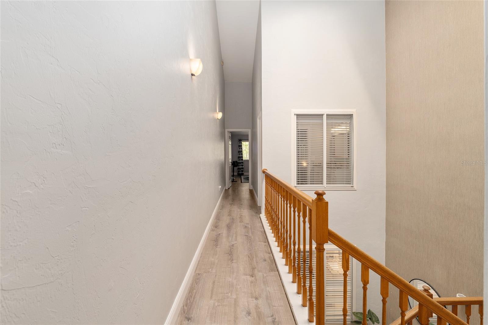 VINTAGE VIEW - Residential