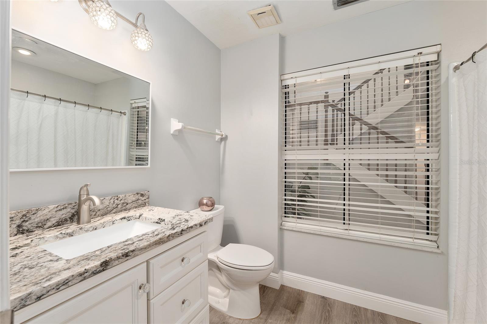 VINTAGE VIEW - Residential