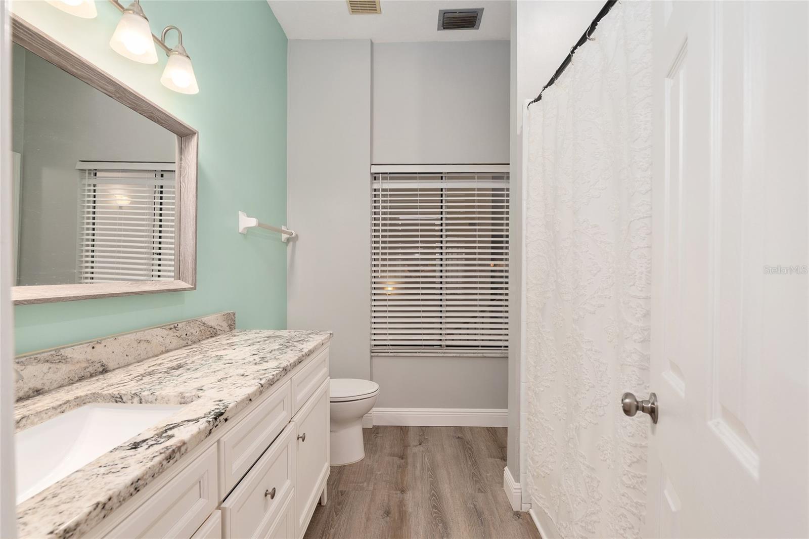 VINTAGE VIEW - Residential