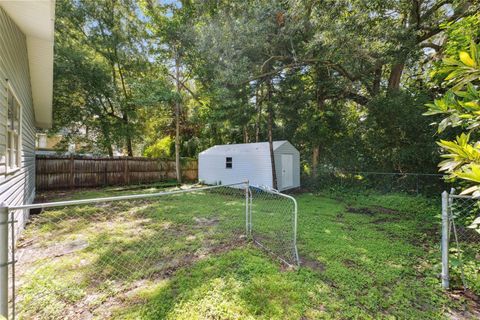 A home in WINTER HAVEN