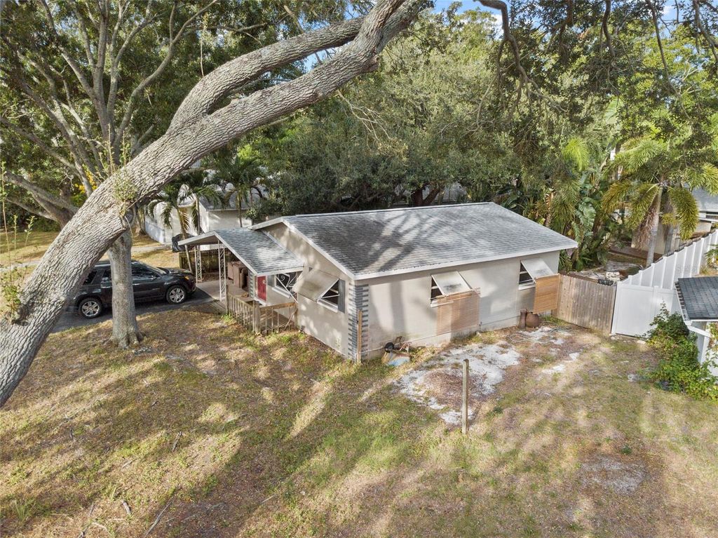 Photo of 611 Palm Avenue N, St Petersburg, FL 33703 (MLS # A4670229)