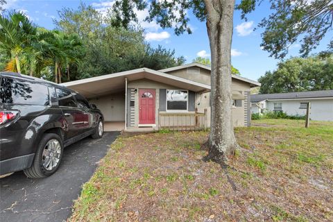 Photo of 611 Palm Avenue N, St Petersburg, FL 33703 (MLS # A4670229)