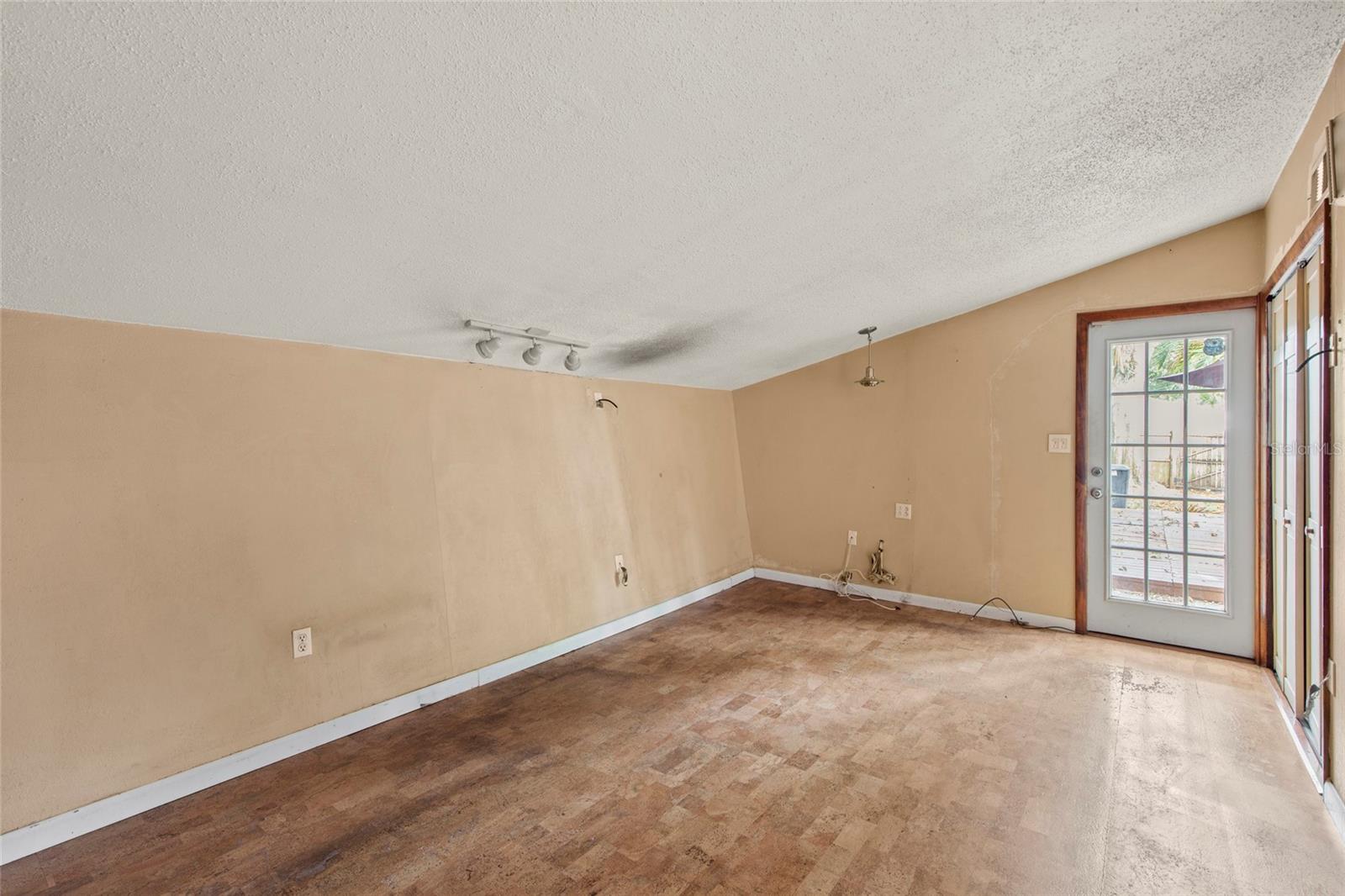 NORTH ST PETERSBURG - Residential