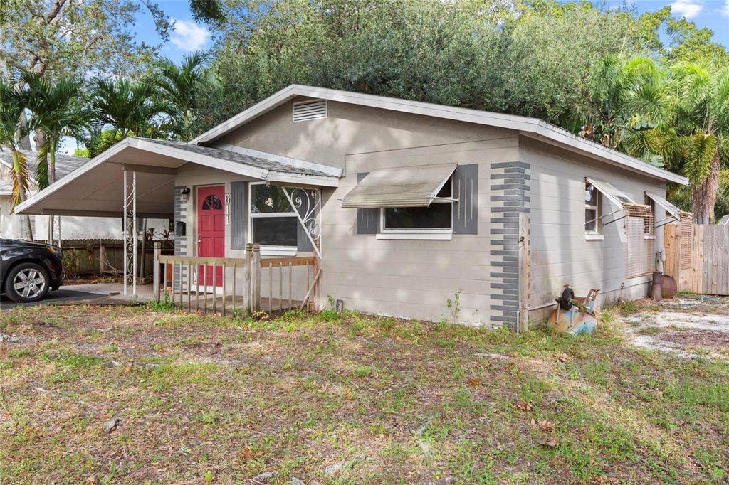 Photo of 611 Palm Avenue N, St Petersburg, FL 33703 (MLS # A4670229)