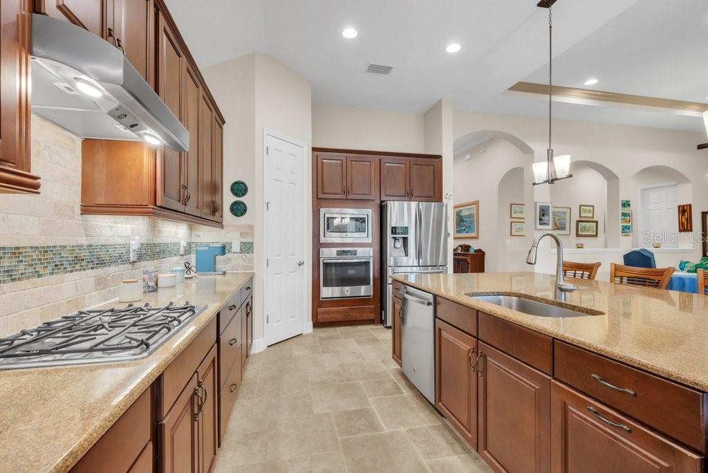 FISHHAWK RANCH WEST PH 1B/1C - Residential