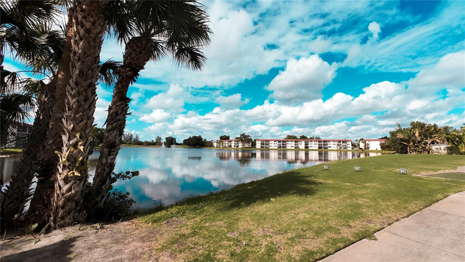 HOLLYBROOK GOLF & TENNIS CLUB CONDO - Residential