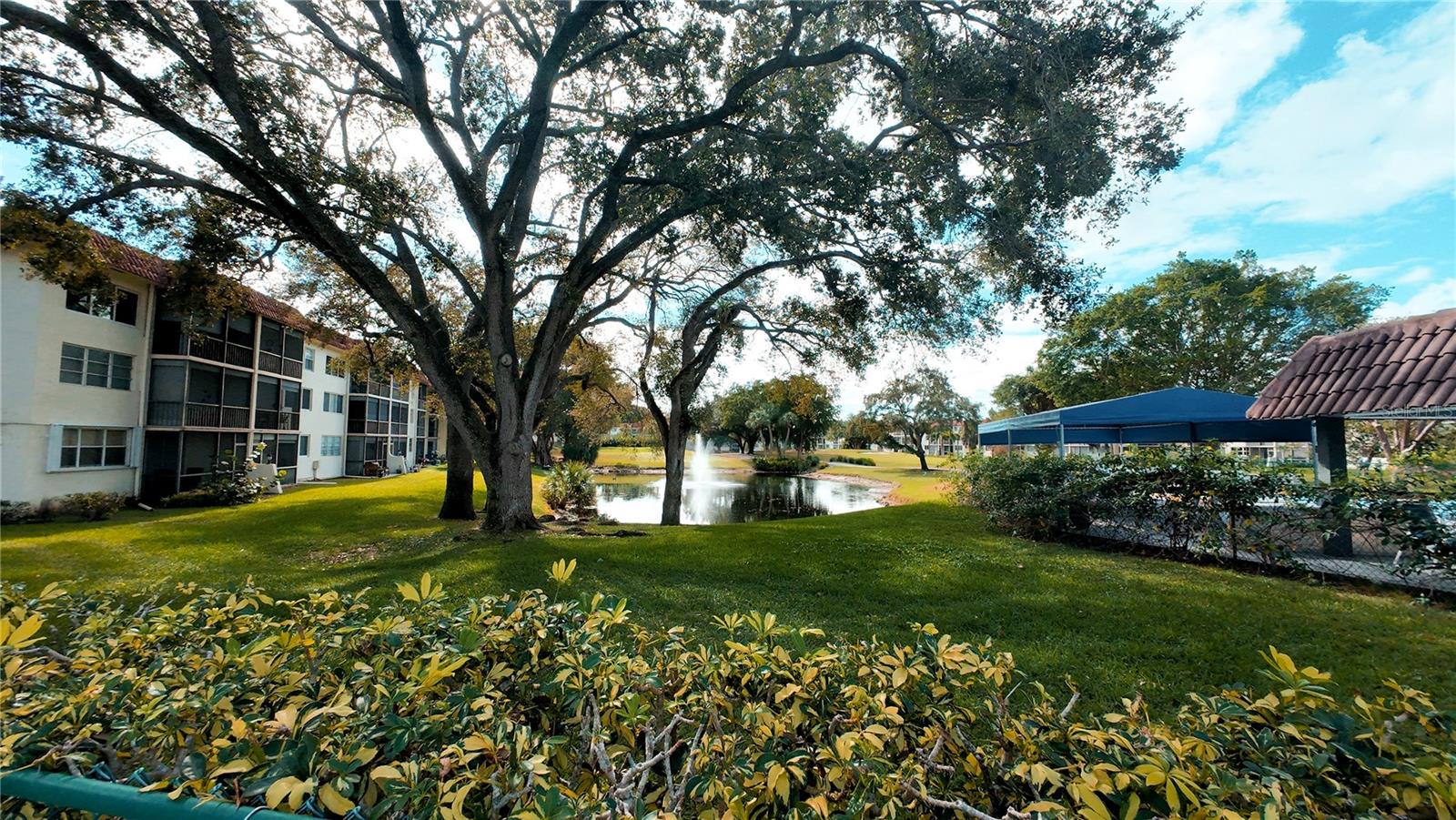 HOLLYBROOK GOLF & TENNIS CLUB CONDO - Residential