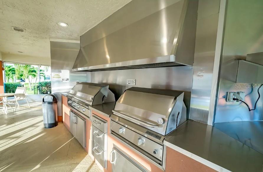 HOLLYBROOK GOLF & TENNIS CLUB CONDO - Residential