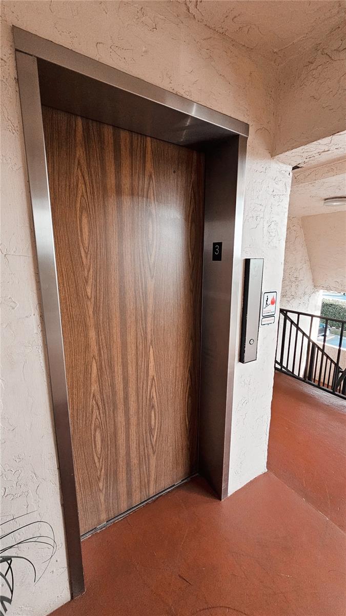 HOLLYBROOK GOLF & TENNIS CLUB CONDO - Residential