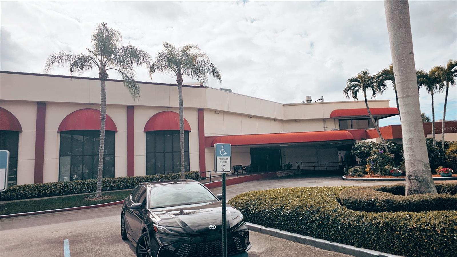 HOLLYBROOK GOLF & TENNIS CLUB CONDO - Residential