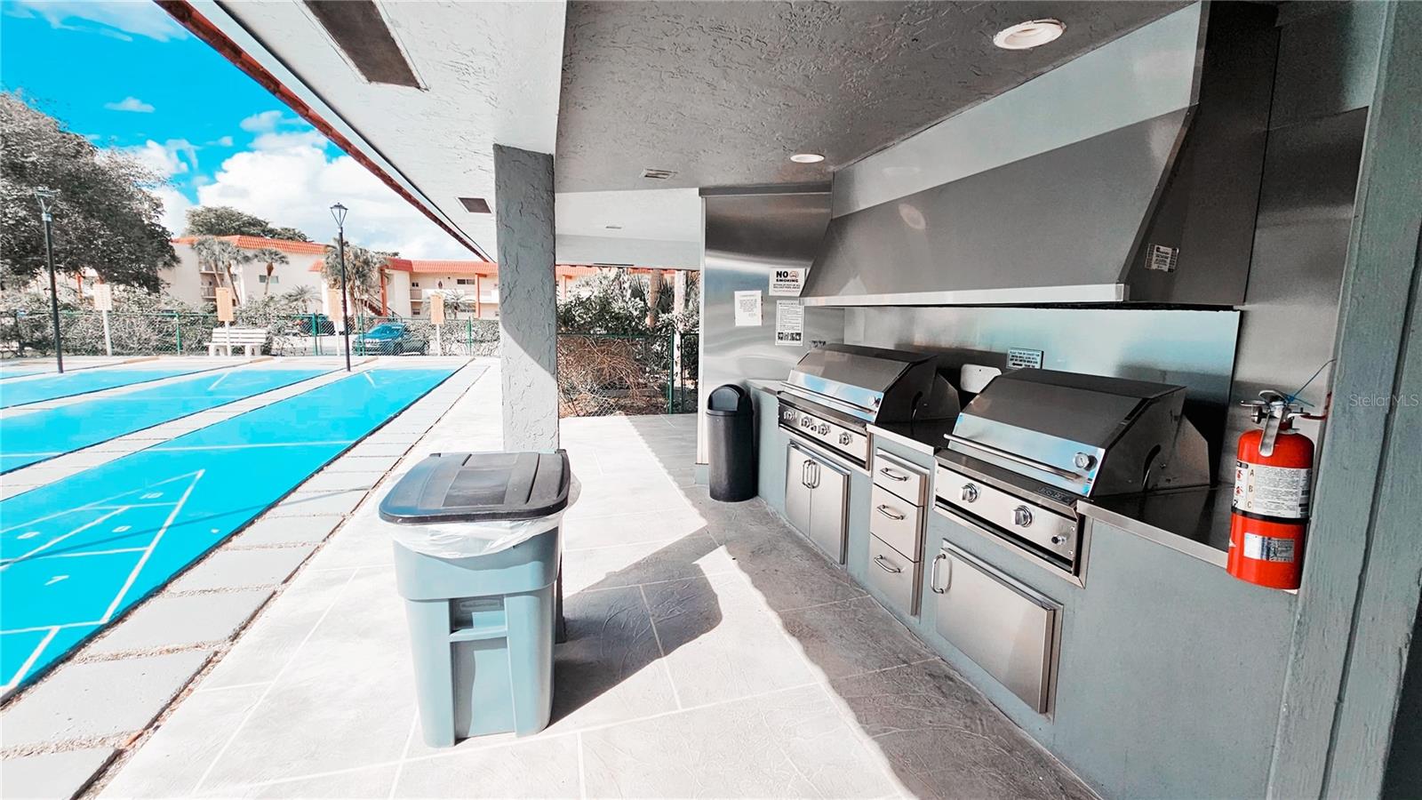 HOLLYBROOK GOLF & TENNIS CLUB CONDO - Residential