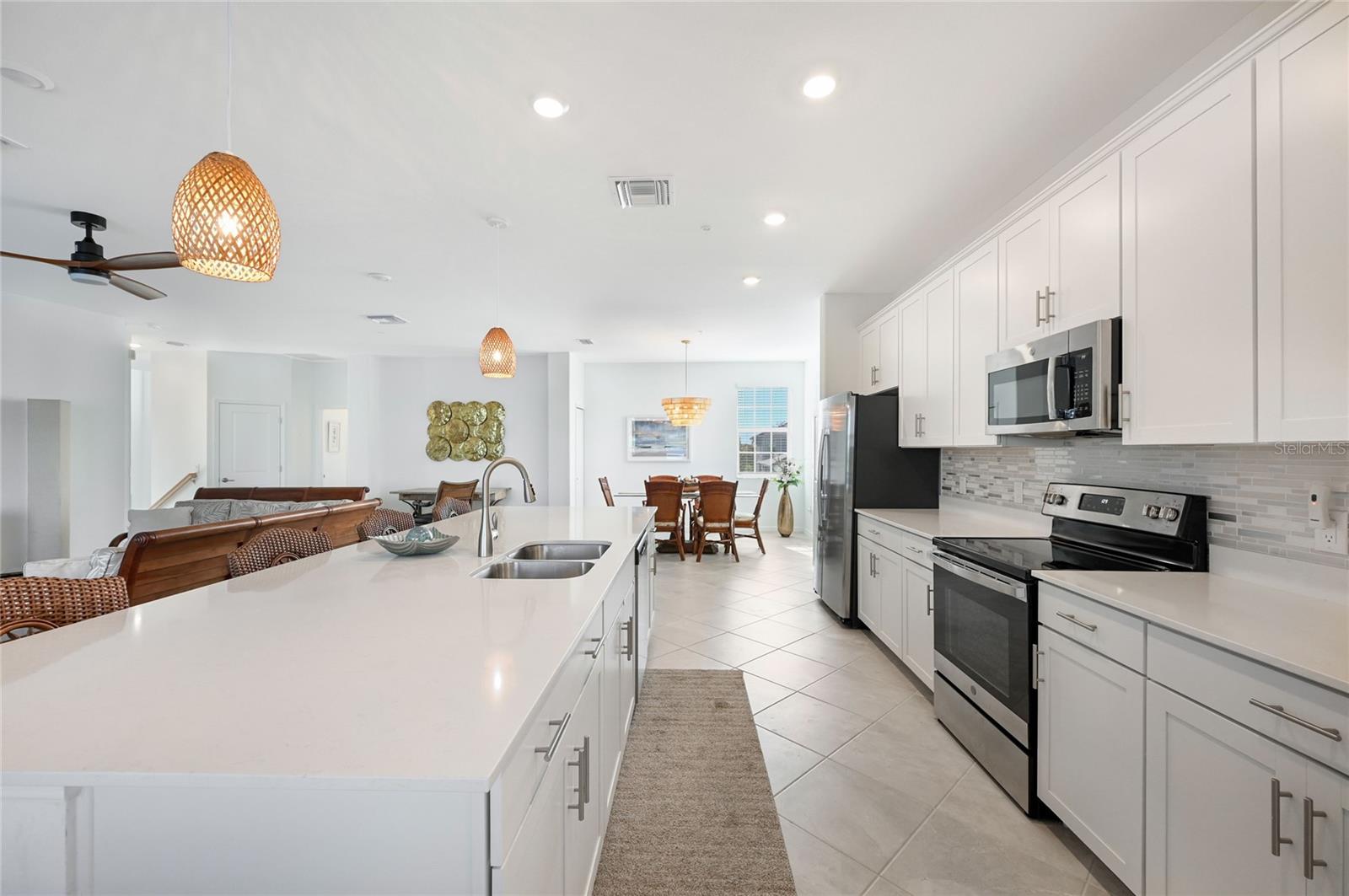 COACH HOMES IV AT HERITAGE LANDING - Residential