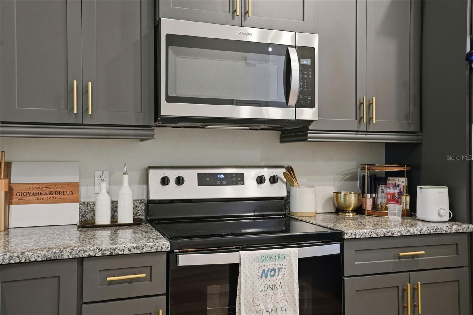 ROYAL HIGHLANDS - Residential