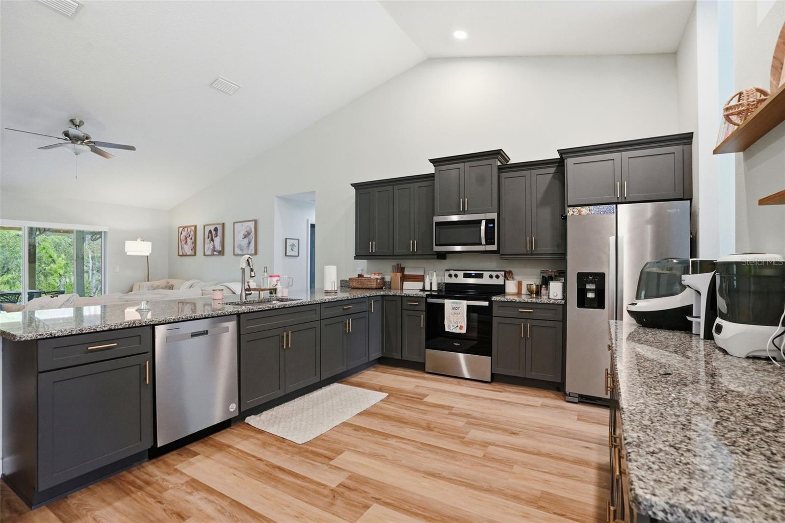 ROYAL HIGHLANDS - Residential