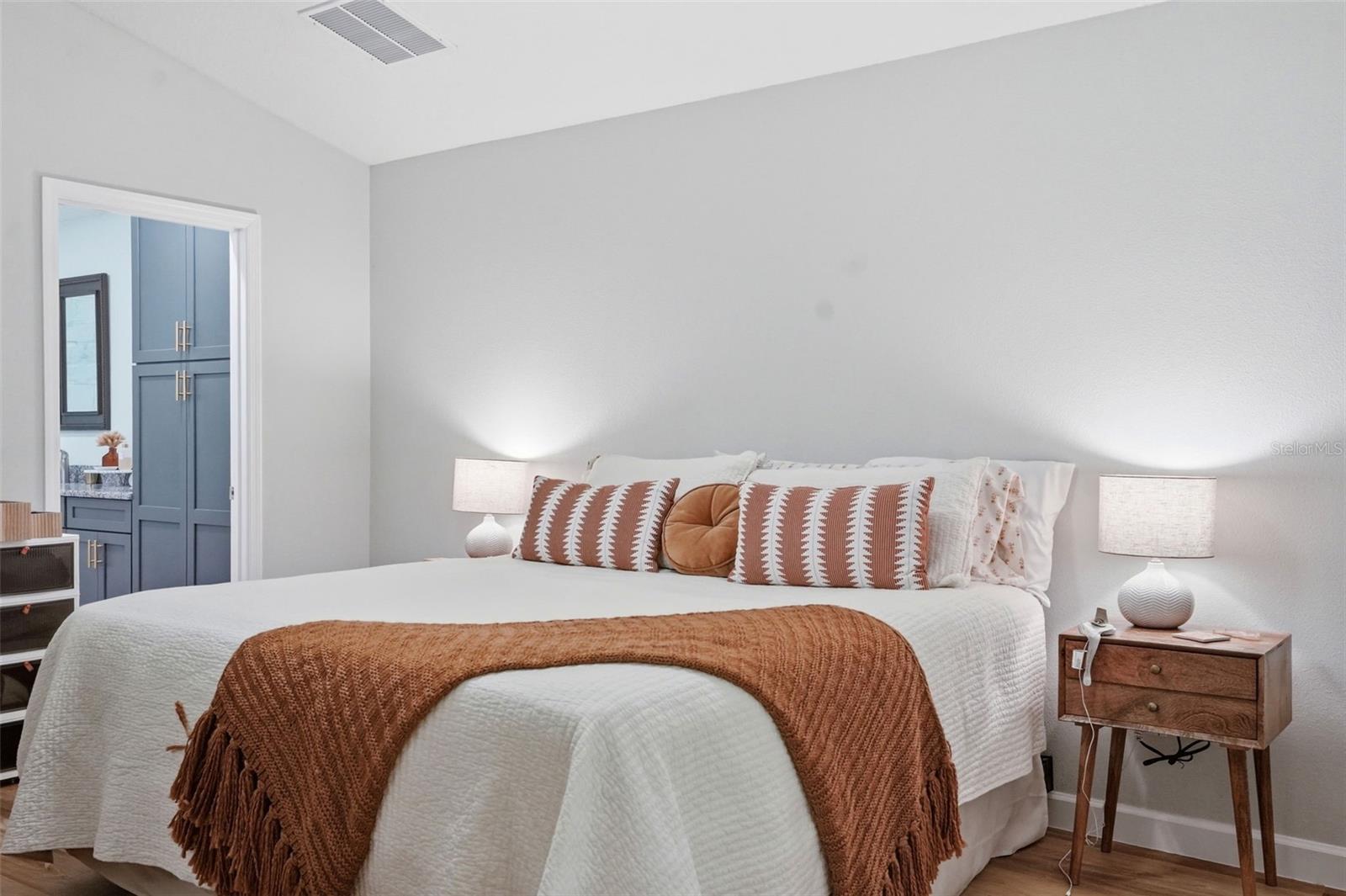 ROYAL HIGHLANDS - Residential