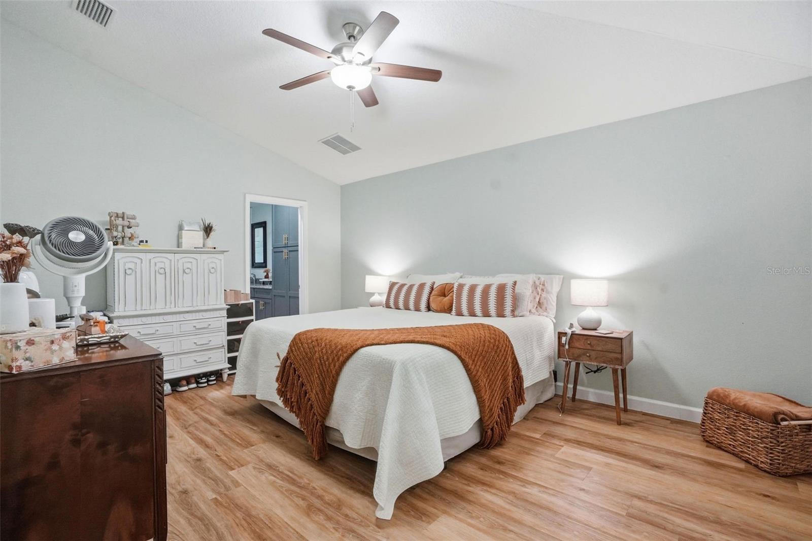 ROYAL HIGHLANDS - Residential