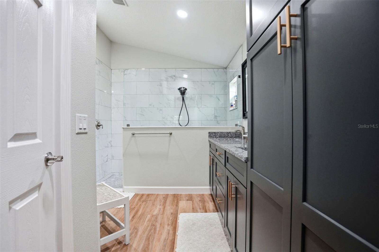 ROYAL HIGHLANDS - Residential