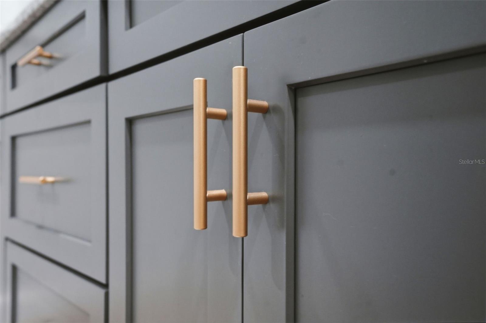 ROYAL HIGHLANDS - Residential