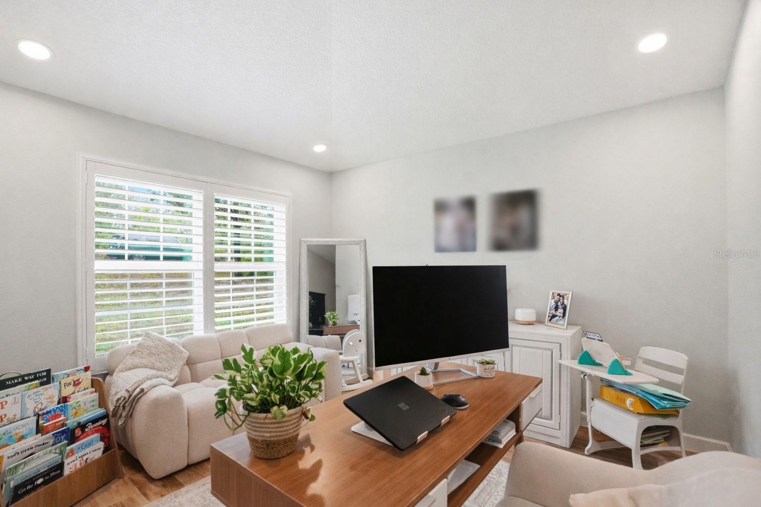 ROYAL HIGHLANDS - Residential