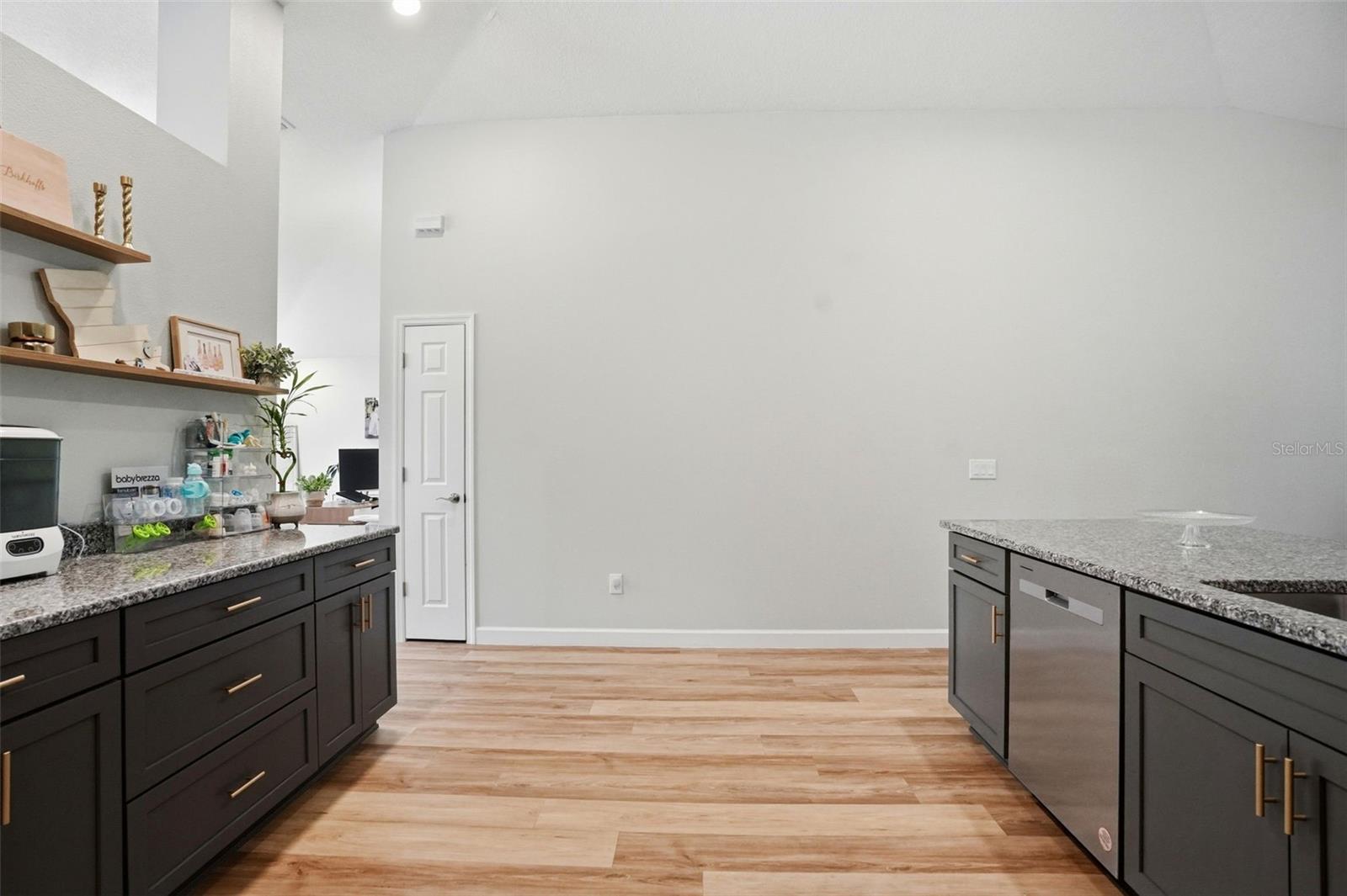 ROYAL HIGHLANDS - Residential