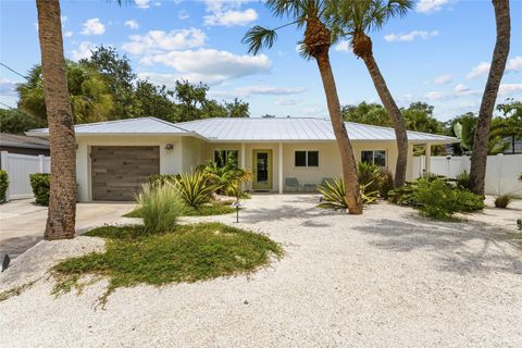 Photo of 801 Edgemere Lane, Sarasota, FL 34242 (MLS # A4700807)