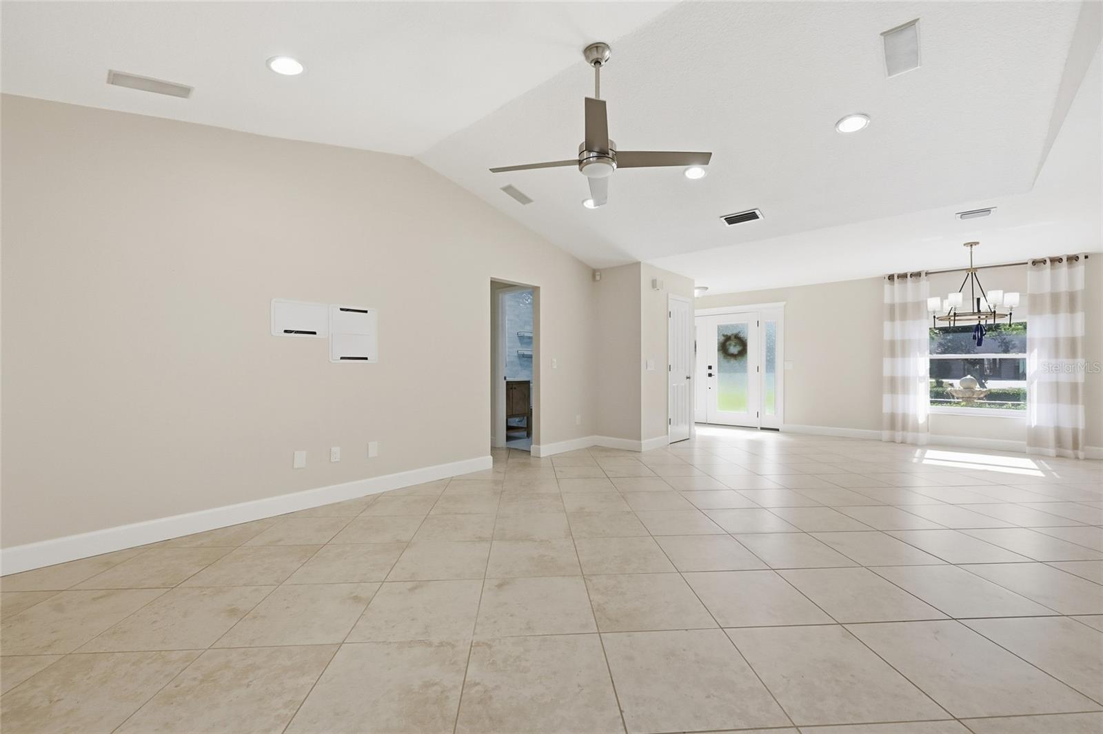 BELLE ISLE PINES - Residential