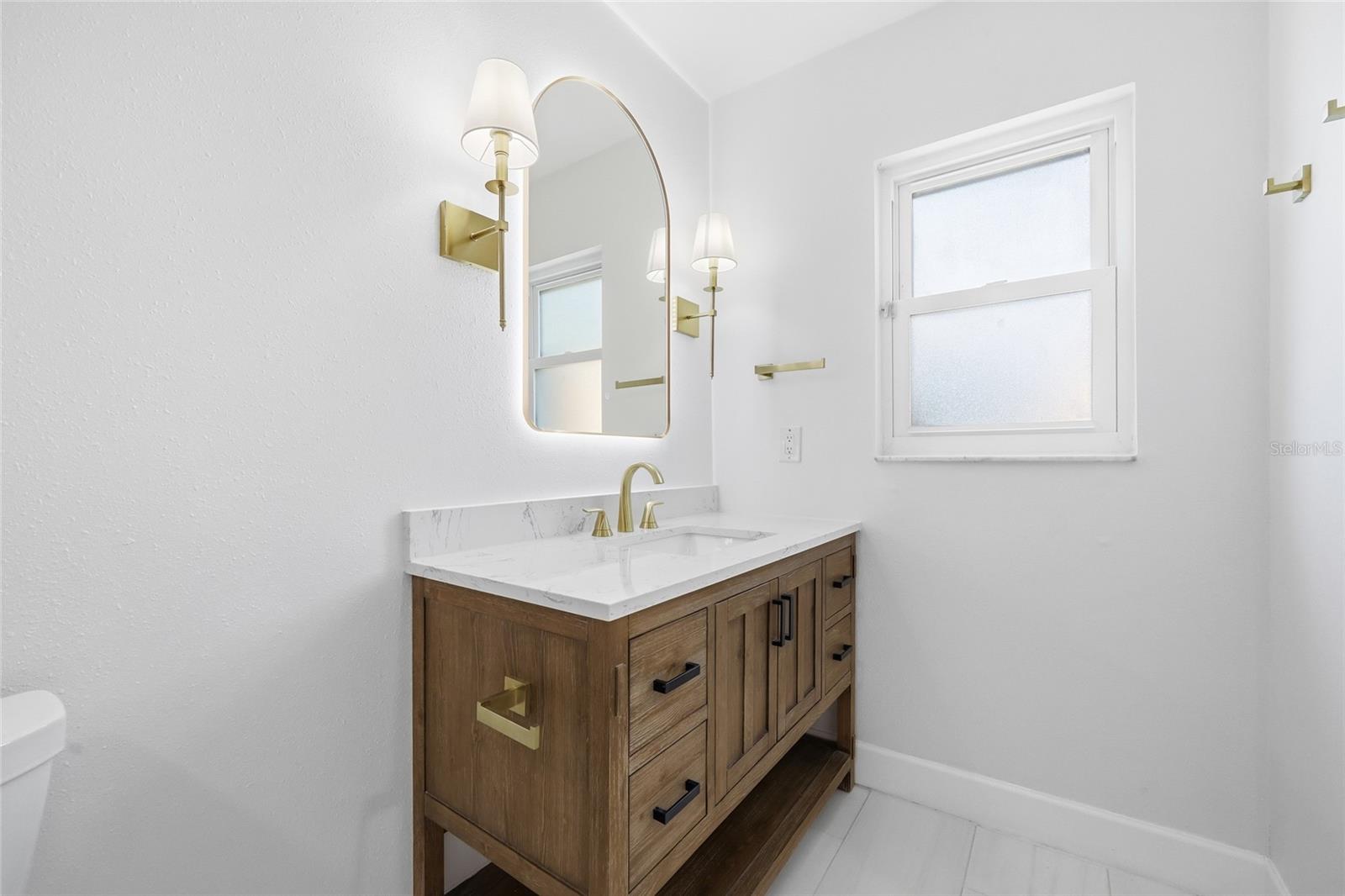 BELLE ISLE PINES - Residential