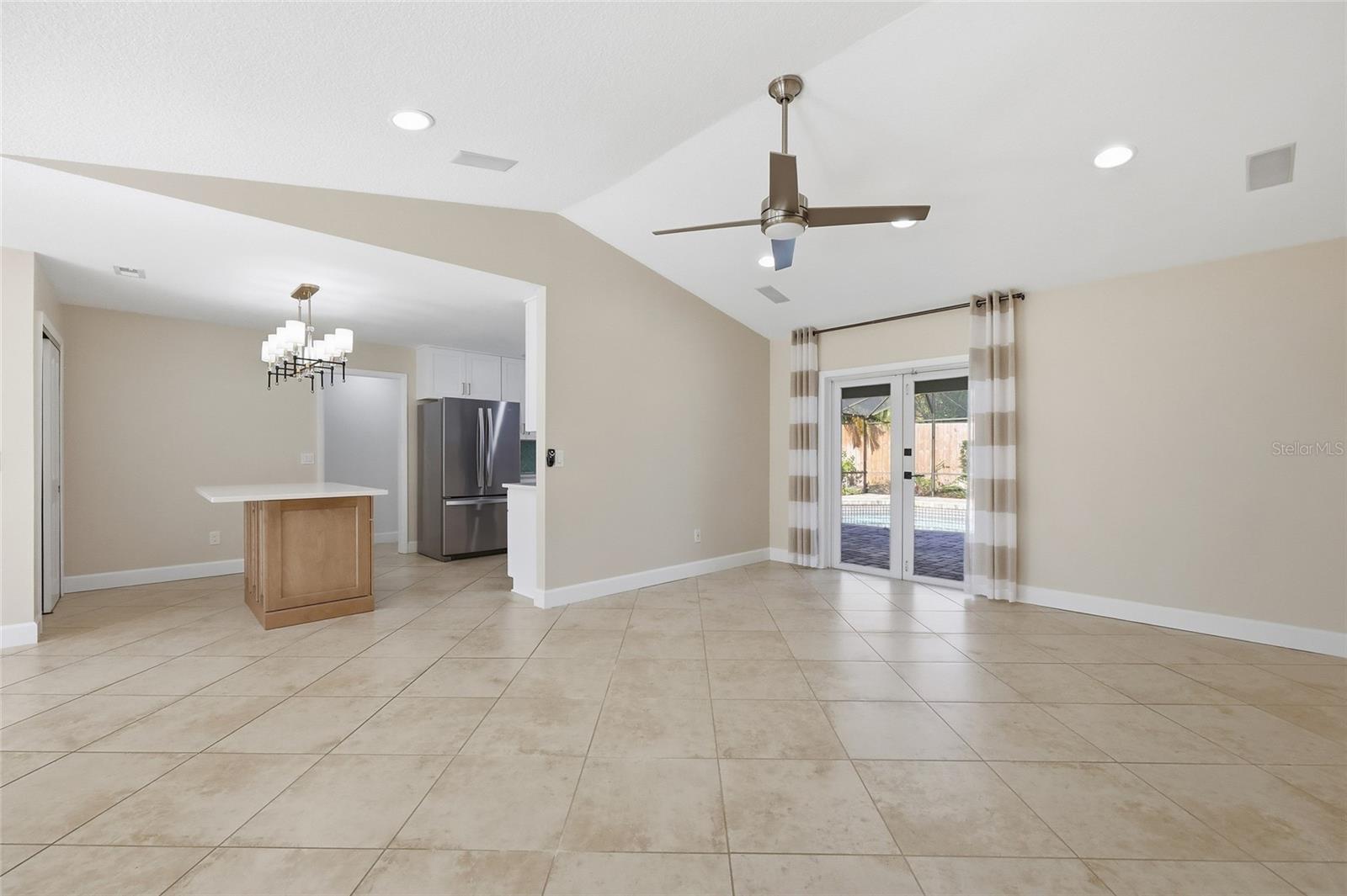 BELLE ISLE PINES - Residential