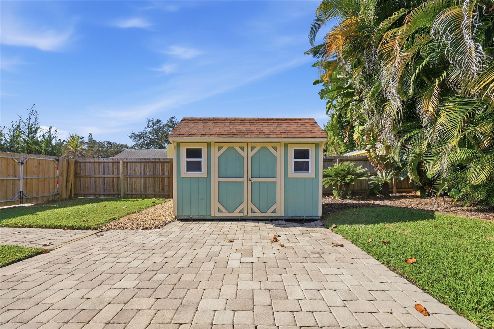 BELLE ISLE PINES - Residential