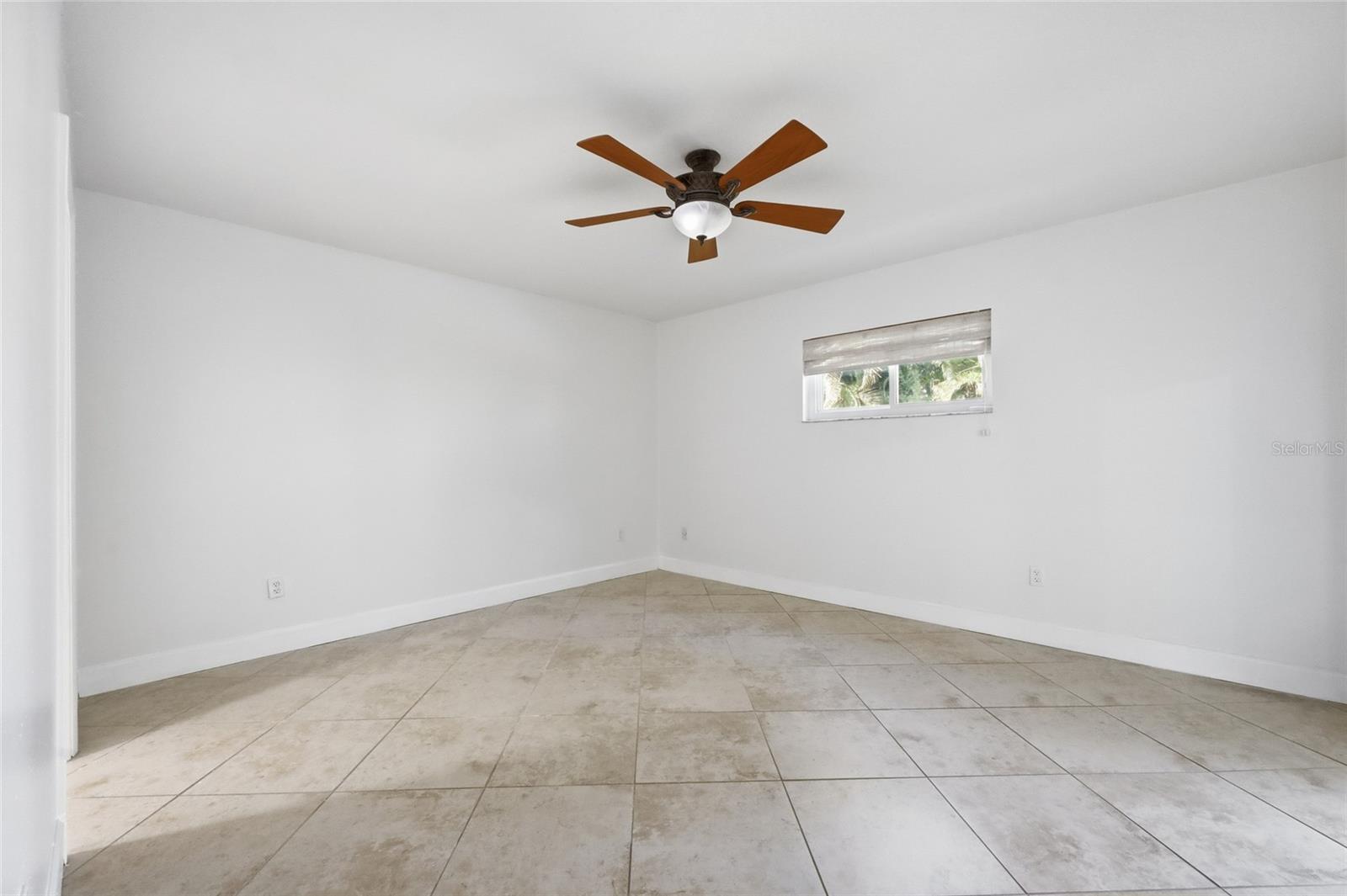 BELLE ISLE PINES - Residential