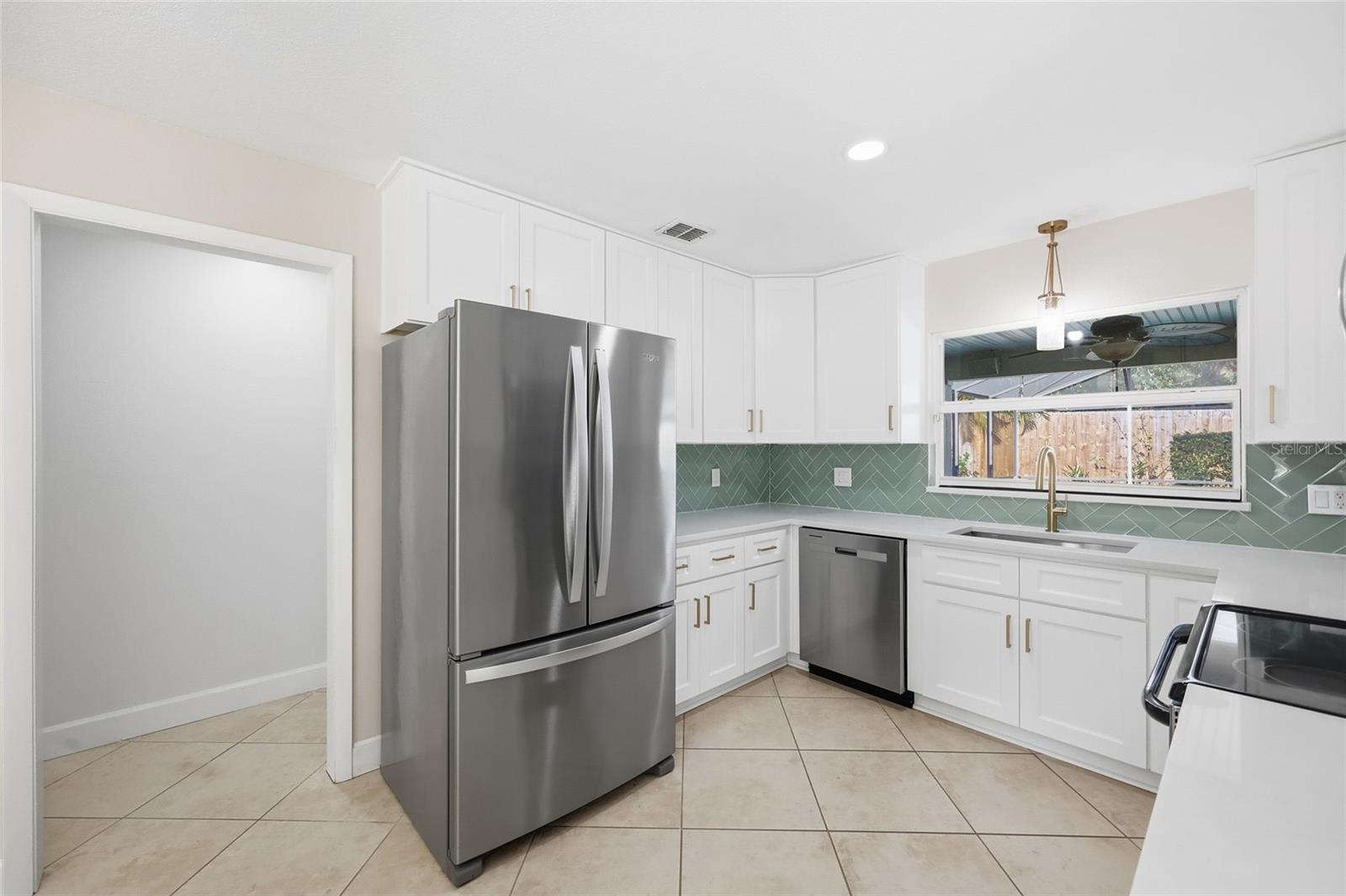 BELLE ISLE PINES - Residential