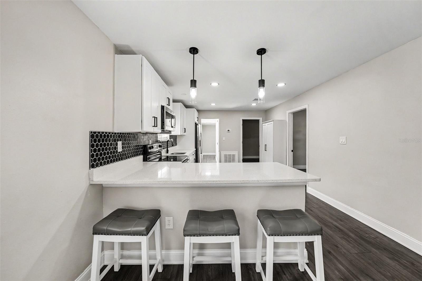 1204 E CAYUGA STREET