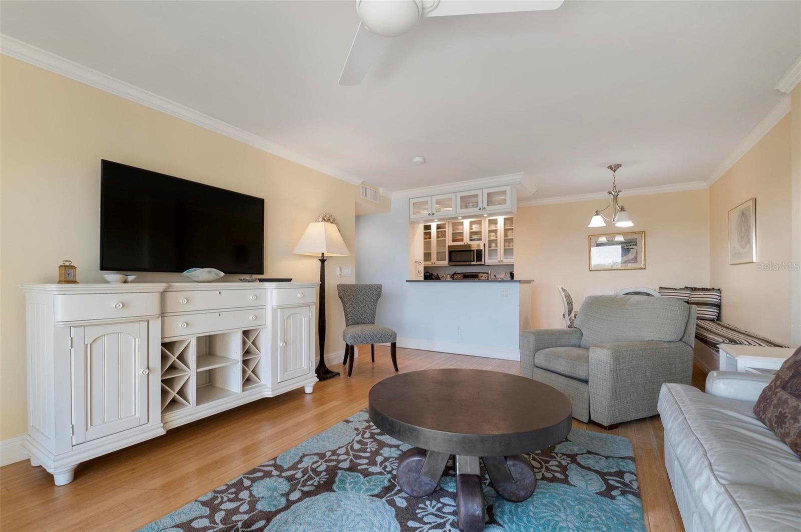 LONGBOAT BEACHCOMBER - Residential