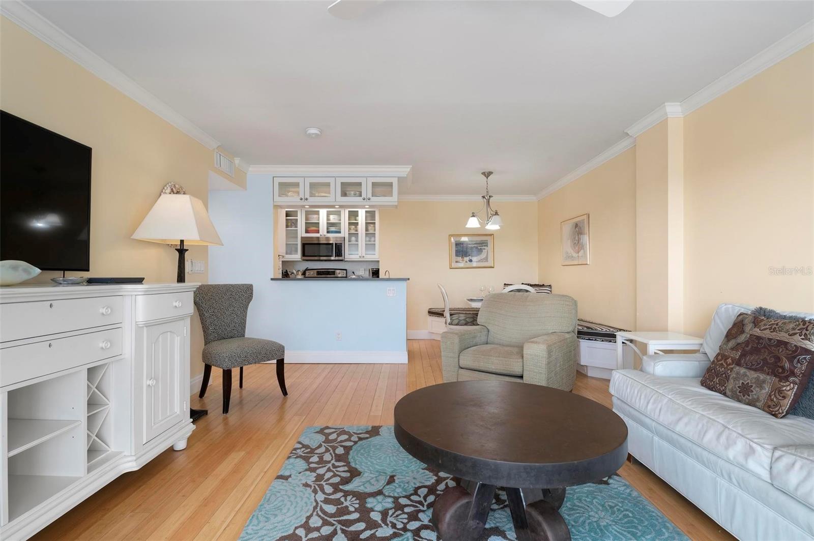 LONGBOAT BEACHCOMBER - Residential