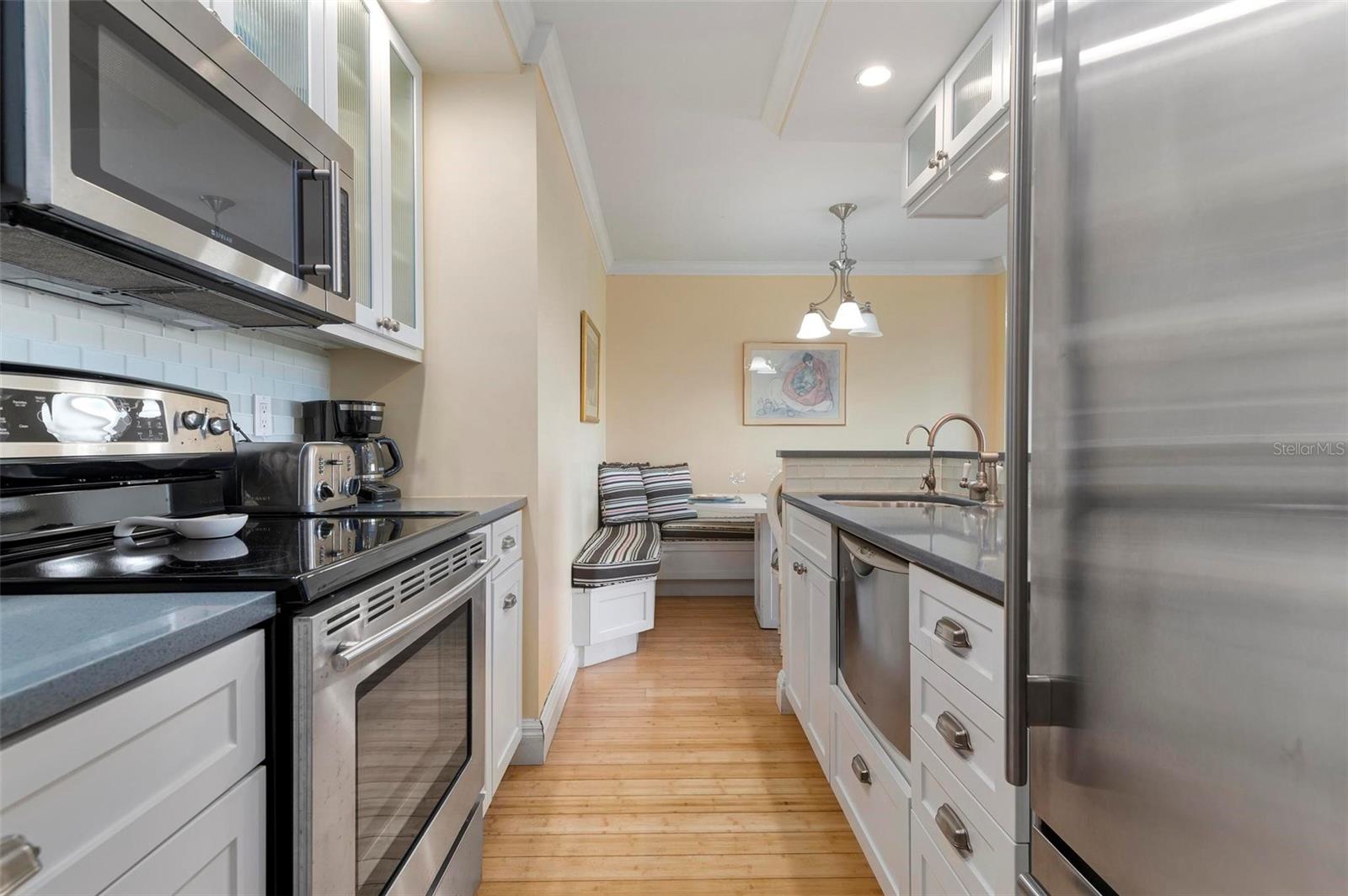 LONGBOAT BEACHCOMBER - Residential