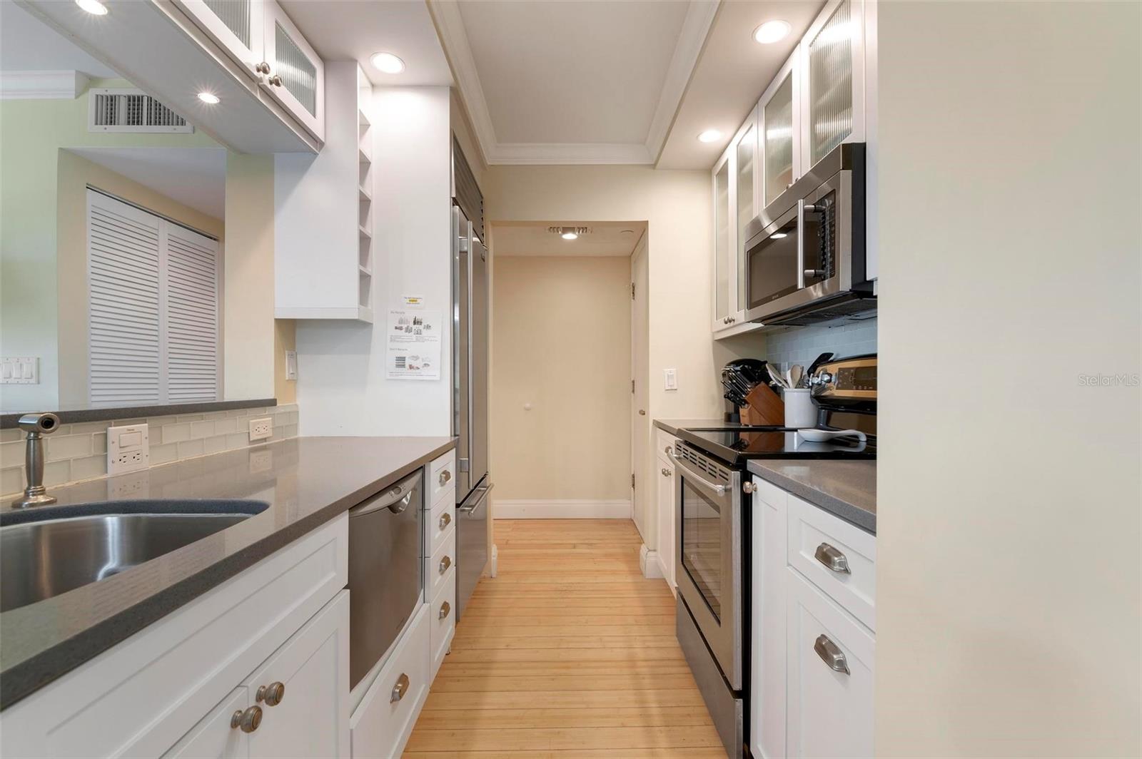 LONGBOAT BEACHCOMBER - Residential